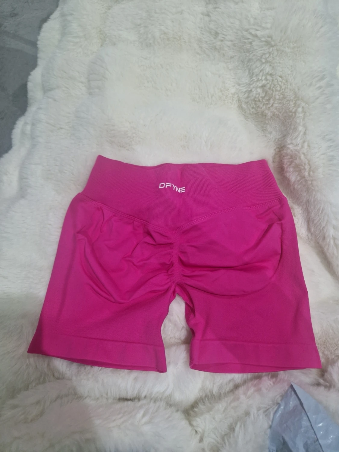 Rosa träningstights shorts från DFYNE - 2
