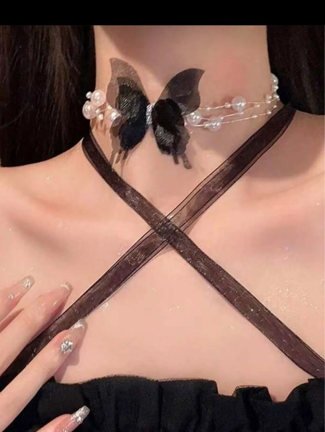 Halsband Necklace Choker med pärlor och svart fjäril