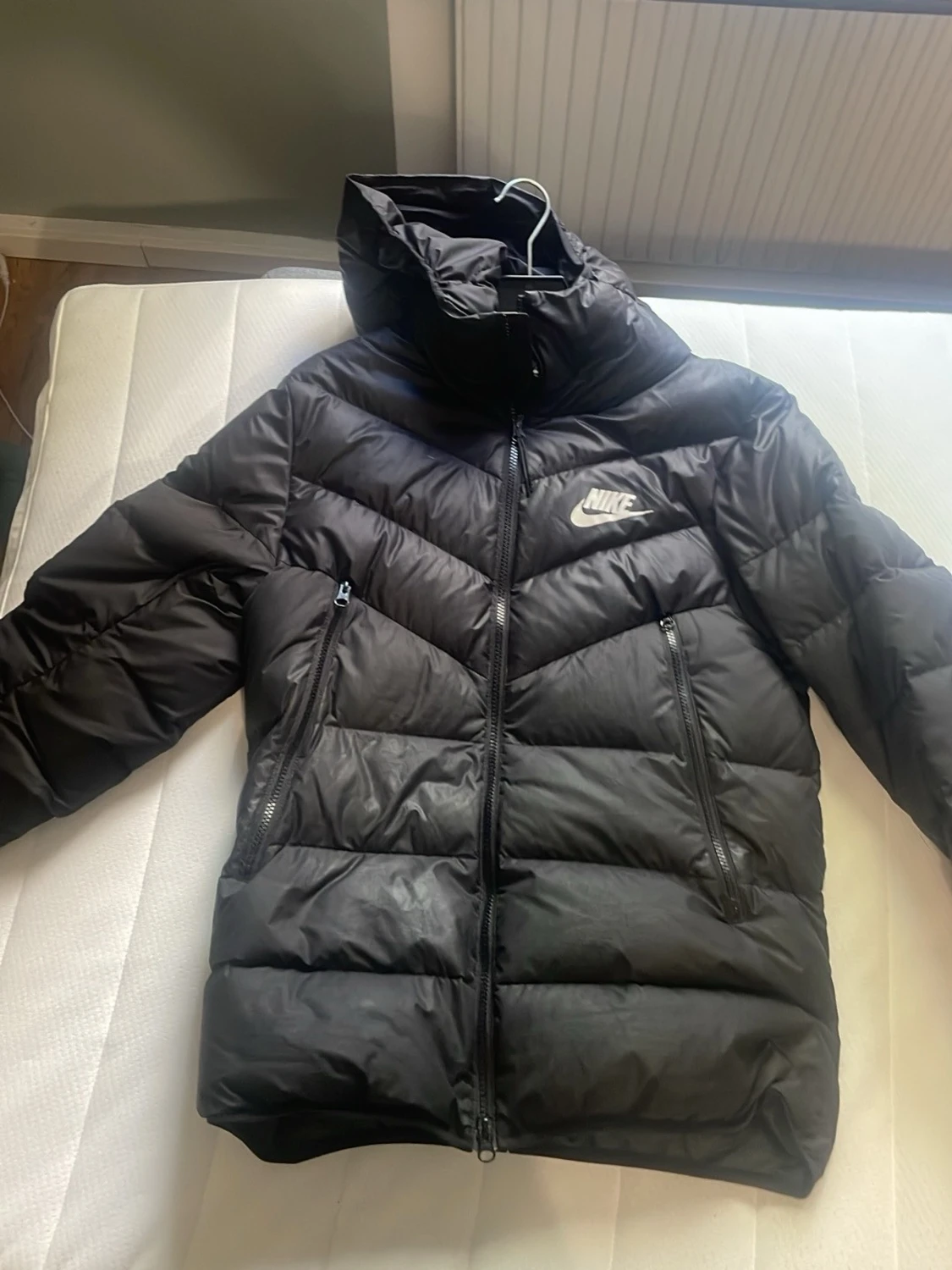 Svart pufferjacka från Nike - 1
