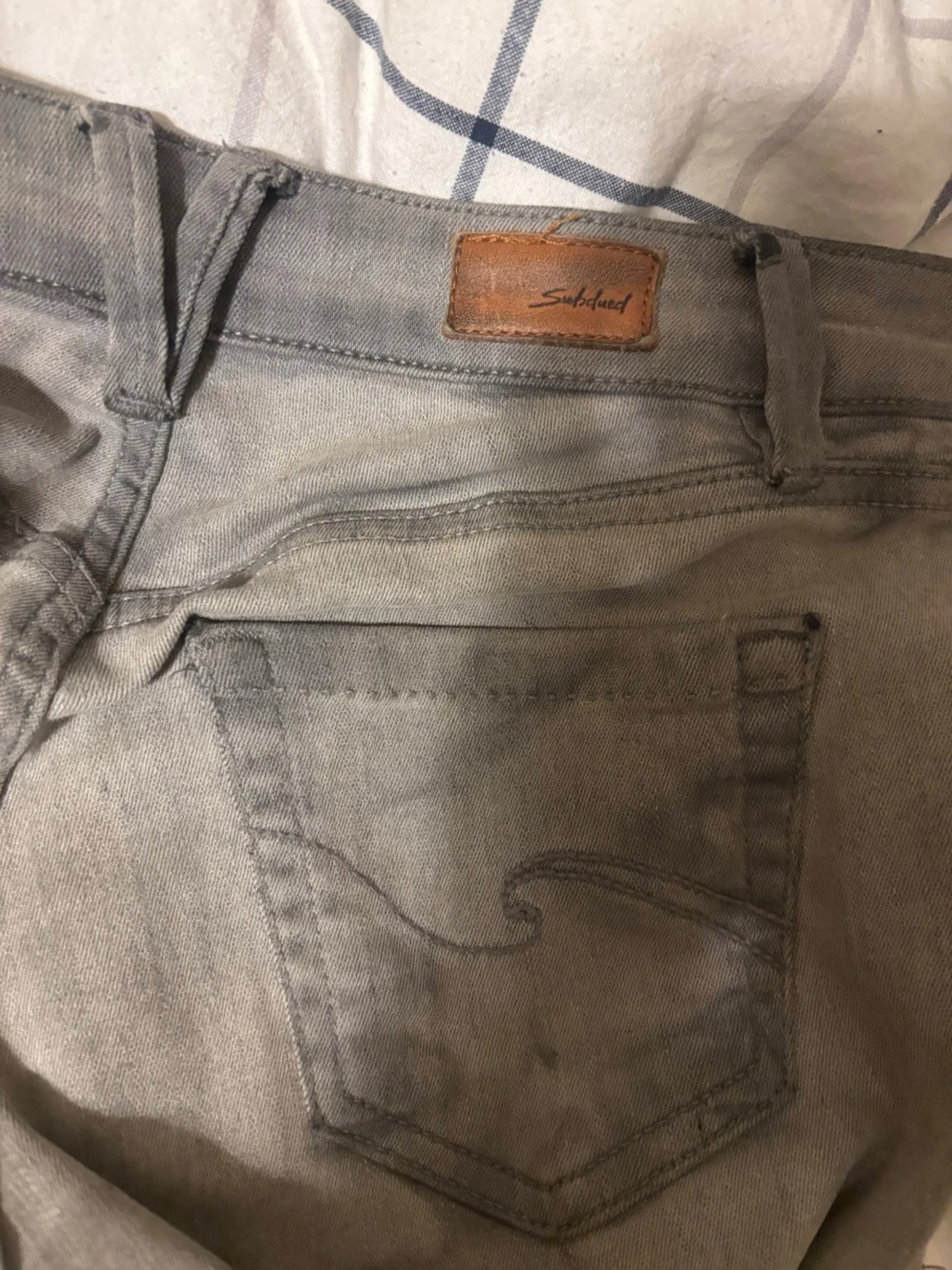 gråa lågmidjade jeans subdued - 4