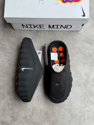 Nike Tofflor - Nike Mind 001 Slide Black Chrome