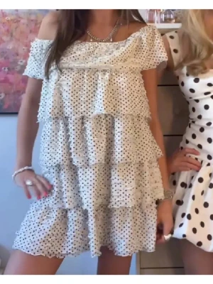 Zara prickig klänning  - SÖKERRR!!!!