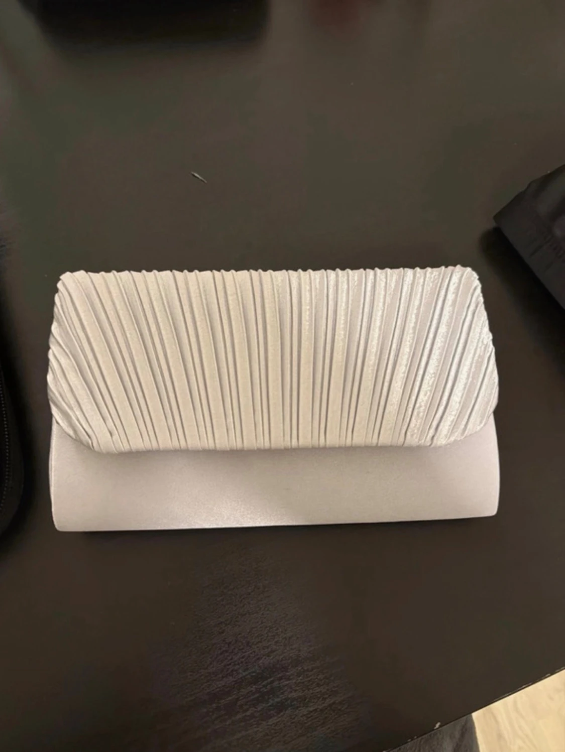 Silver kuvertväska med kedja - 1