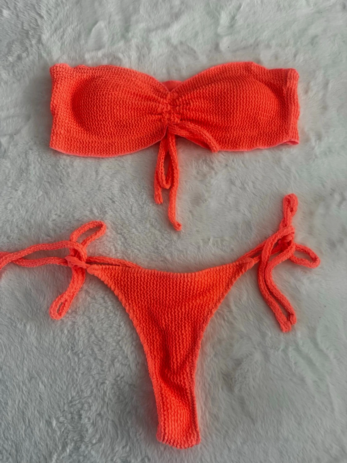Orange stickad bikini med knyt