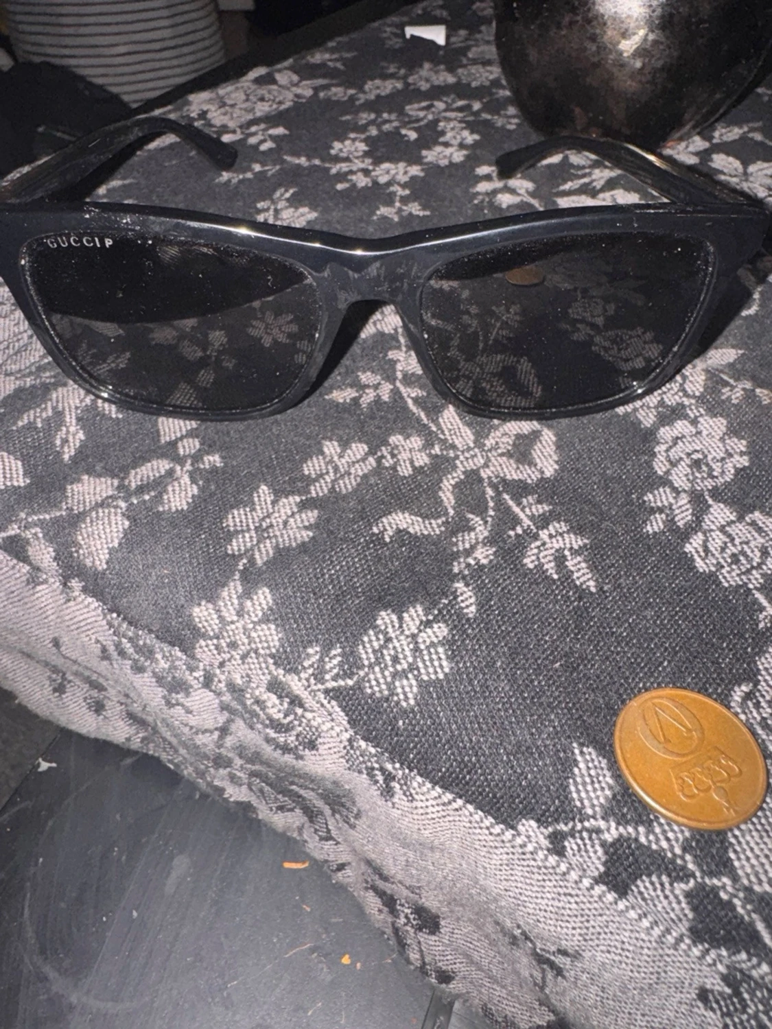 Svarta solglasögon från Gucci - 2