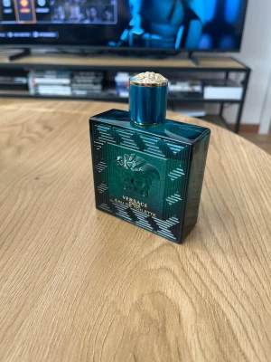 Versace eros edt 90ml - 100ml flaska med cirka 90ml kvar