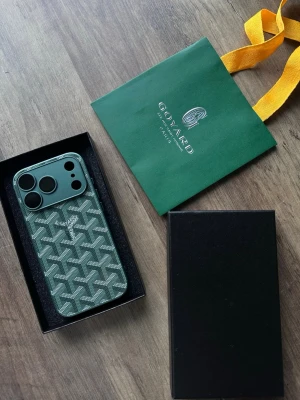 iPhone 16pro Max  - Oanvänd 