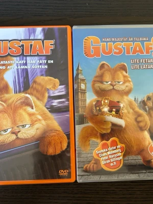 Gustaf & Gustaf 2 dvd - Två filmer om Gustaf på DVD. Filmerna är "Gustaf" och "Gustaf 2".  Båda finns på språk: Svenska, Finska, Danska, Norska, Engelska    OBS!! skivorna är begagnade så det kan förekomma repor/hairlines på skivorna, men då jag kollar igenom alla filmer jag säljer garanterar jag att alla funkar felfritt om inget annat står! :)