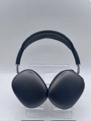 Apple AirPods Max  - Stilrena svarta Apple AirPods Max over-ear hörlurar med mjuka öronkuddar och justerbart huvudband i metall och mesh. Modern design med rundade former och högkvalitativa material. Perfekta för musik, gaming eller film. Funkar som de ska inget fel på de