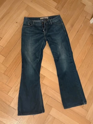 bootcut 2000s vintage flare jeans y2k very lowwaist - dm för frågor!