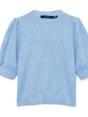 Ljusblå stickad topp från Vero Moda - Superfin ljusblå stickad topp från Vero Moda med korta puffärmar och rund halsringning. Mjuk och skön kvalitet. Använd fåtal gånger