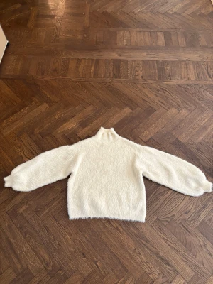Jättefin polotröja, NAKD!💕💕 - Mysig tröja ifrån Nakd med polokrage! Den är i jättefint skick och nästan aldrig använd. Skriv vid frågor/fler bilder osv osv.💕💕