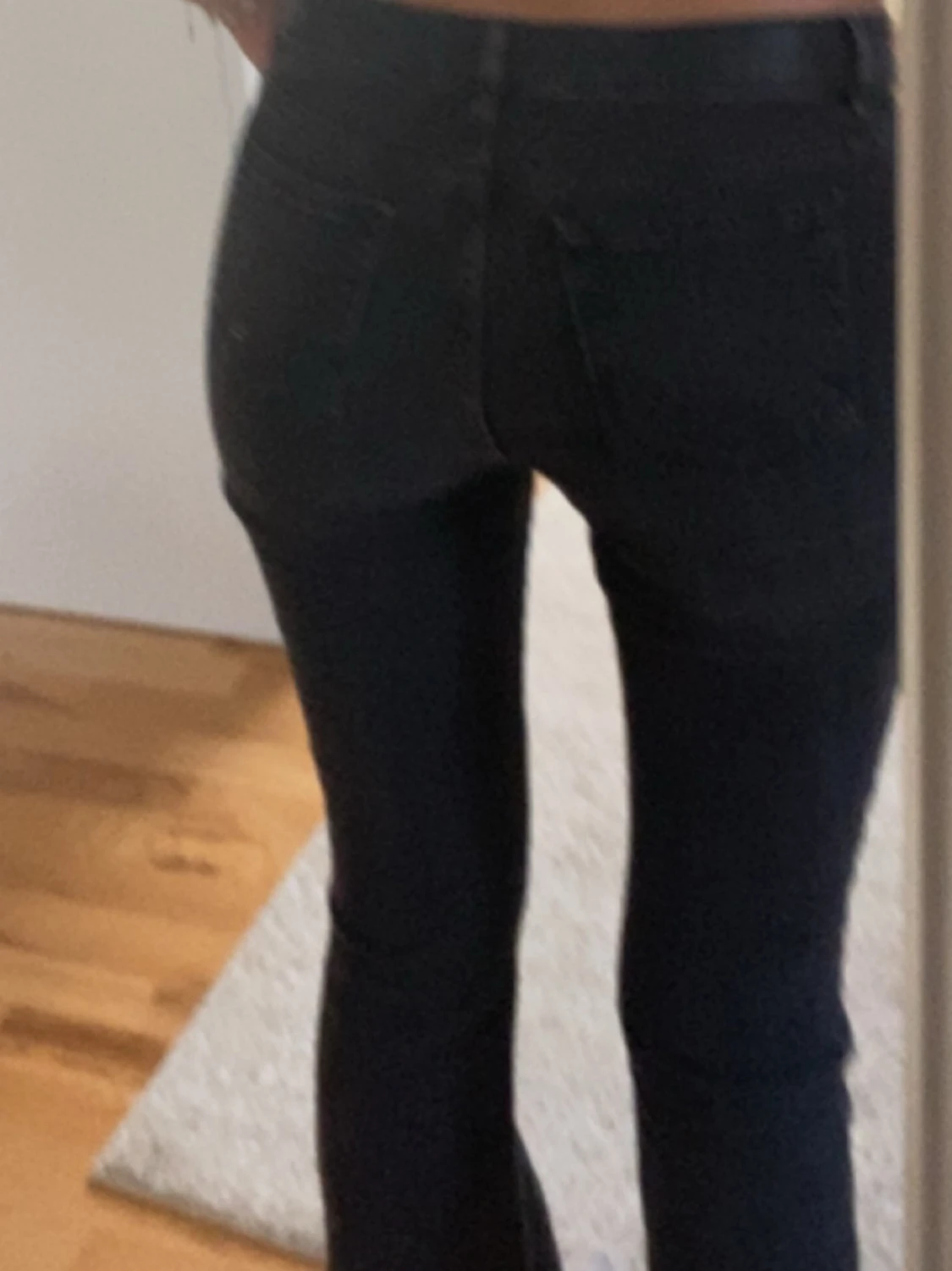 svarta jeans