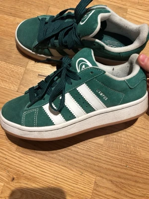 Adidas Campus nyskick strl 36 2/3  - Knappt använda Adidas Campus                        Ordinariepris 1099kr 