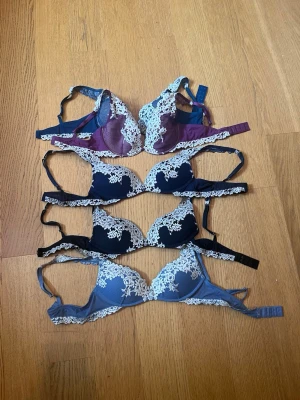 Intimissimi bh  - Intimissimi bh i modellen gioia och annan modell. Priset är för en gioia, och priset för de andra modellerna är 200kr. 