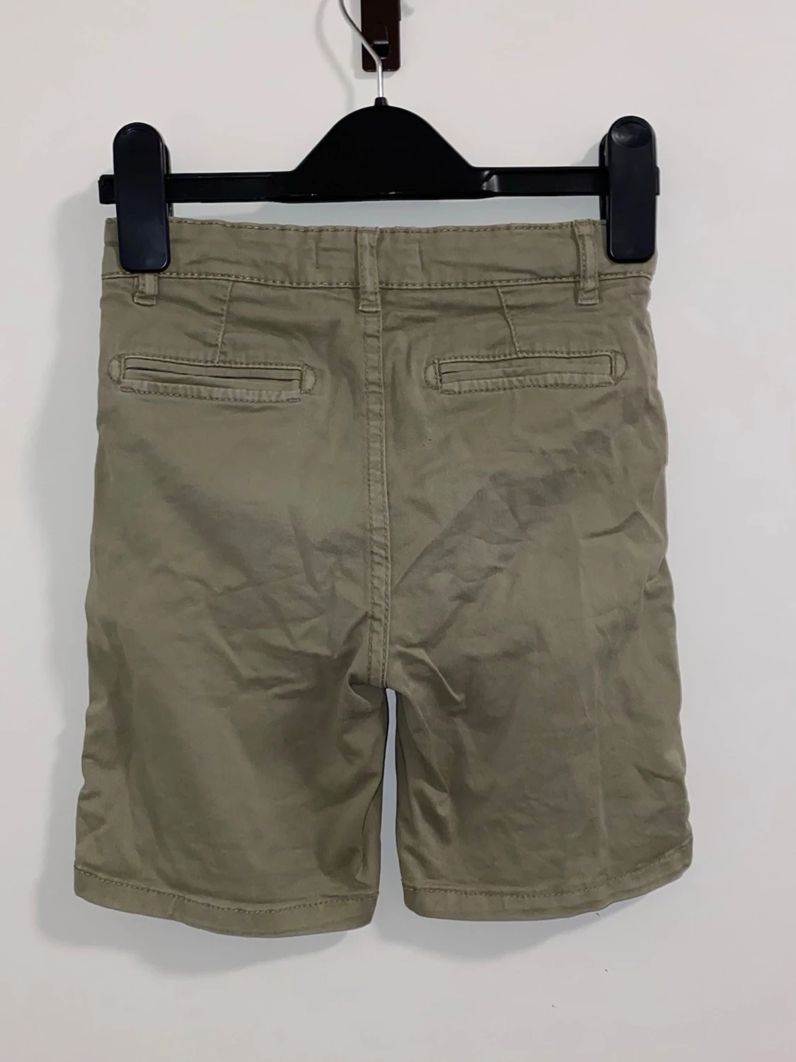 Beige bomullsshorts med fickor - 1