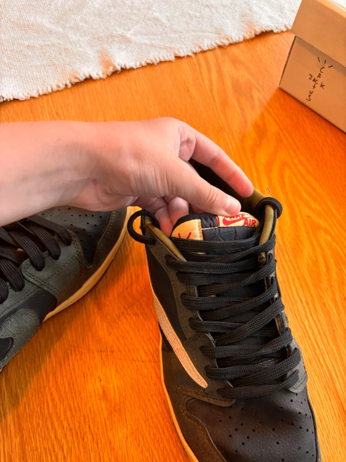 Nike Air Jordan 1 Low Travis Scott - 3