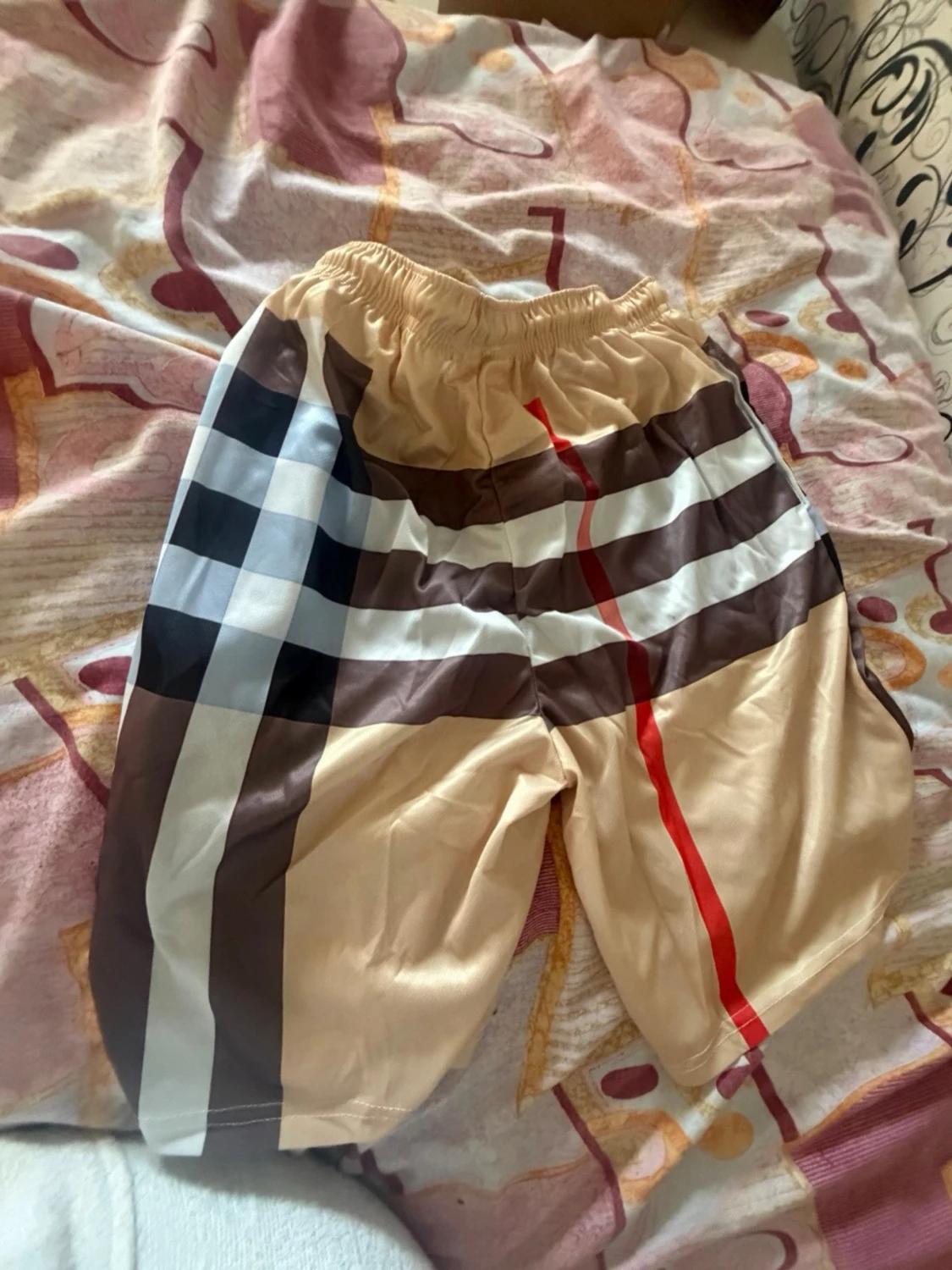 Beige rutiga shorts med resårmidja - 1