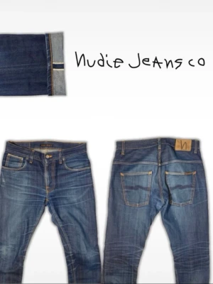 Nudie jeans ’Thinn Finn’ - Dry selvedge comfort - Nudie jeans dry selvedge comfort i modellen ’Thinn Finn’.      Midja: 40 Innerben: 75 Ytterben: 99 Benöppning 17