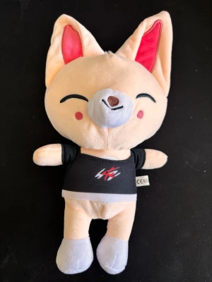 Straykids Skzoo (Foxy.NY) - Straykids Skzoo gosedjur. Inte officiell.