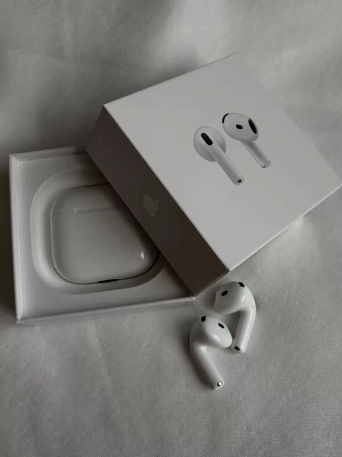  AirPods med laddningsetui - 1