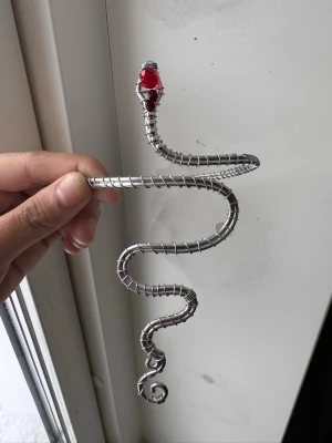 Armcuff  - Finns både i silver och guld💞 Lättböjd material som är enkel att justera. Vid osäkerhet, skriv gärna din till mig din omkrets på armen🥰 Jag gör även customs!