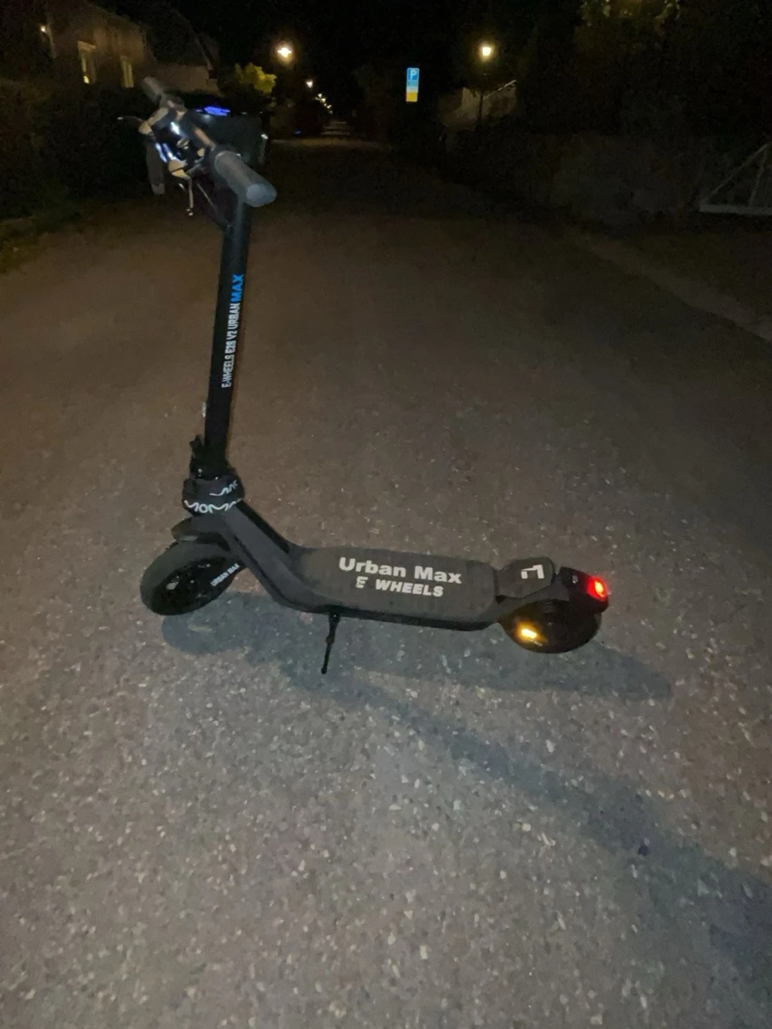 Urban Max elscooter svart/byta