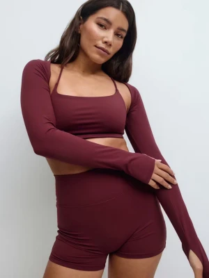 Yoga bolero Ginatricot - En super fin yoga bolero från Gina, perfekt till ett fint träningssett eller vardags! Är i storlek M men skulle säga att den även passar S då den är rätt tajt i storleken. Helt ny med lappar kvar, slutsåld online och i butik.