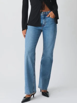 Classic boot jeans  - Blå jeans i Mid waist i storlek 38 men sitter som en 36, från Gina. Knappt använda. Nypris 499 mitt pris 199