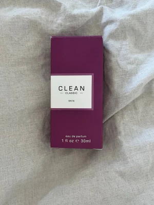 CLEAN parfym - Säljer en 30ml parfym från CLEAN i nytt skick (förutom förpackningen). Skriv gärna vid frågor🩷