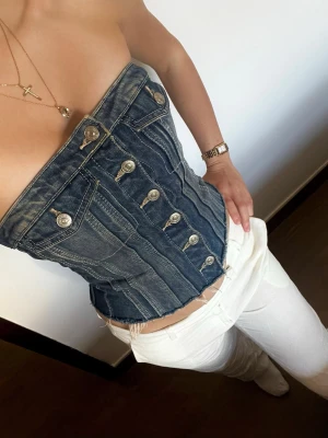 Sommar topp - Trendig och supersnygg topp från Zara, perfekt nu till sommaren 💕pris kan diskuteras 