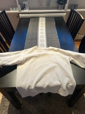 Vit sweatshirt vailent - Skriv för fler bilder eller annan info