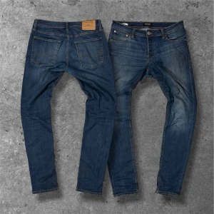 Jack & Jones jeans Slim/Glenn - Säljer dessa blå jeansen från Jack & Jones | W32 L34 | modell: Slim/Glenn | skick: 8/10 | Skriv vid frågor, pris kan diskuteras vid snabb affär 🤝