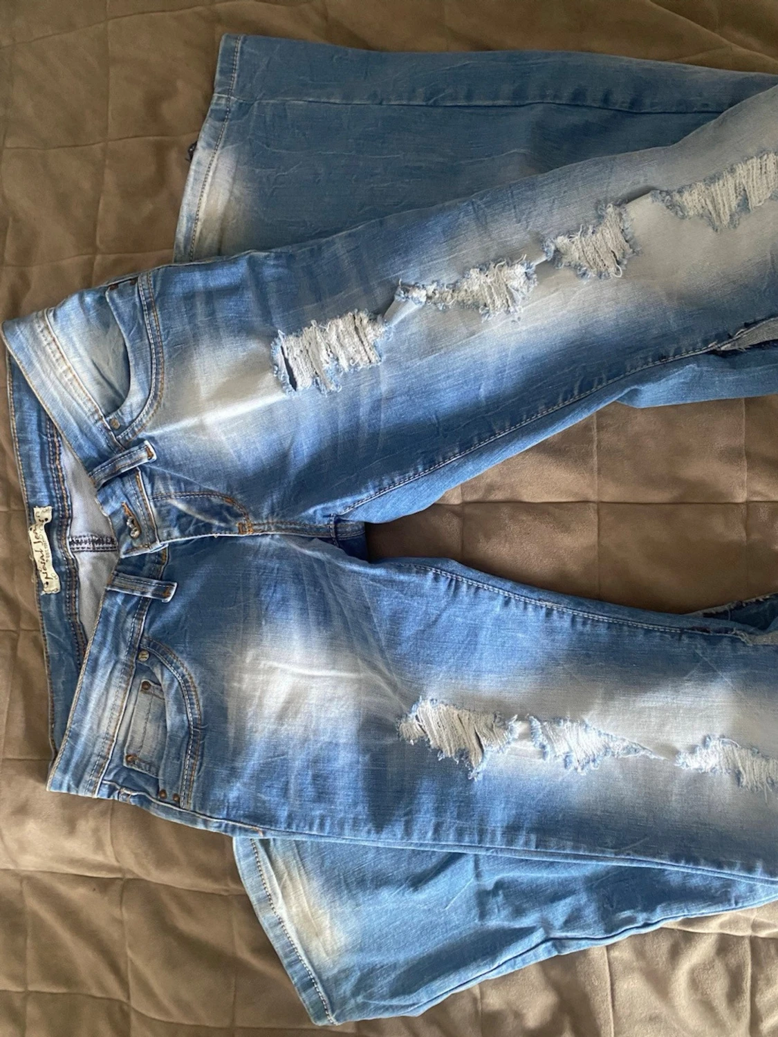 Blå slitna bootcut jeans - 4