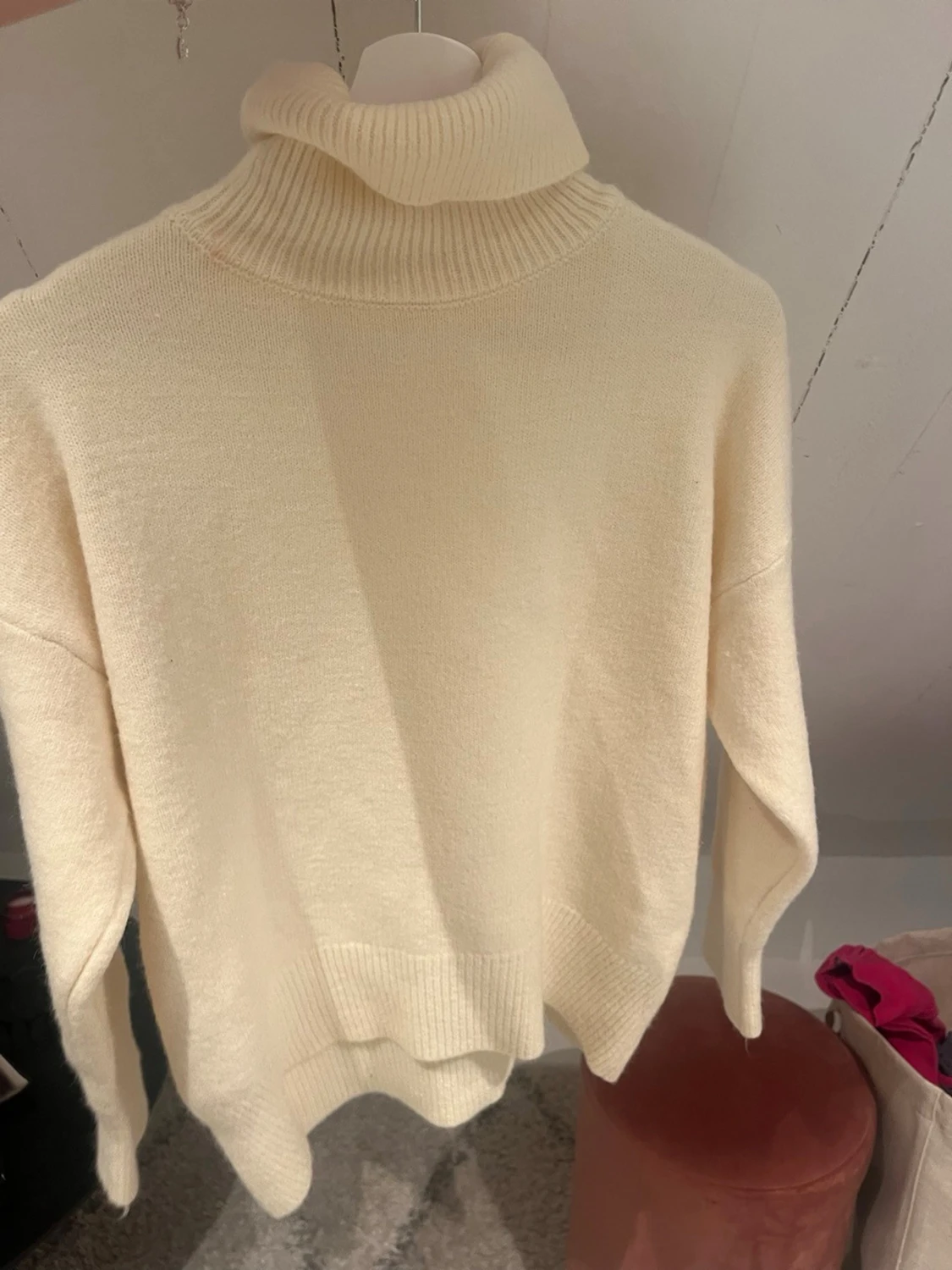 Krämvit polotröja i stickat - 1