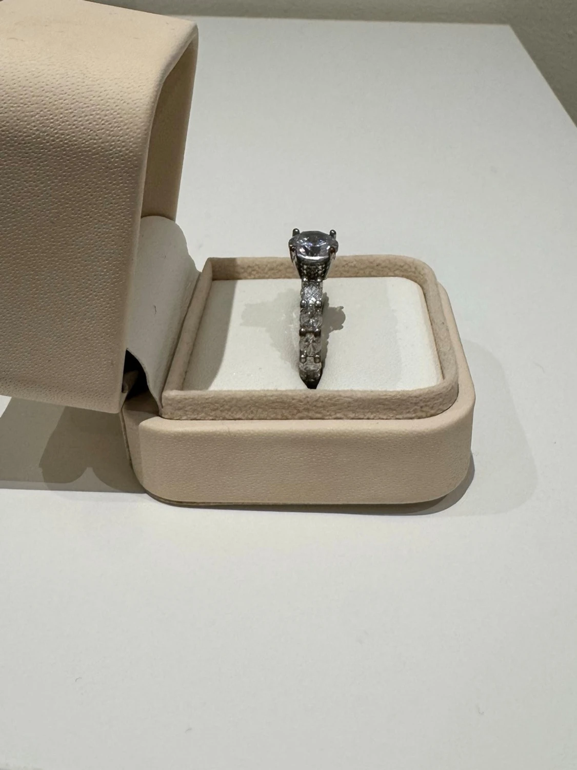 Silverring med stor klar sten - 2