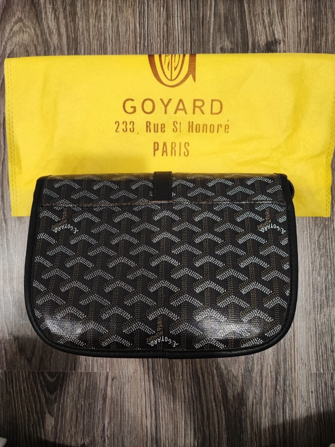 Svart axelremsväska  - 1