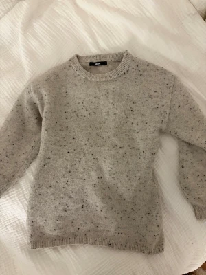 Stickad tröja från Bik Bok - Mysig stickad tröja från Bik Bok🙌🏼🙌🏼 knappt använd!!