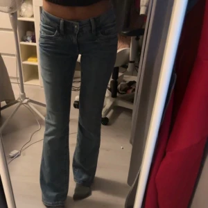 Low waist bootcut jeans  - Säljer pga att jag inte använder de.