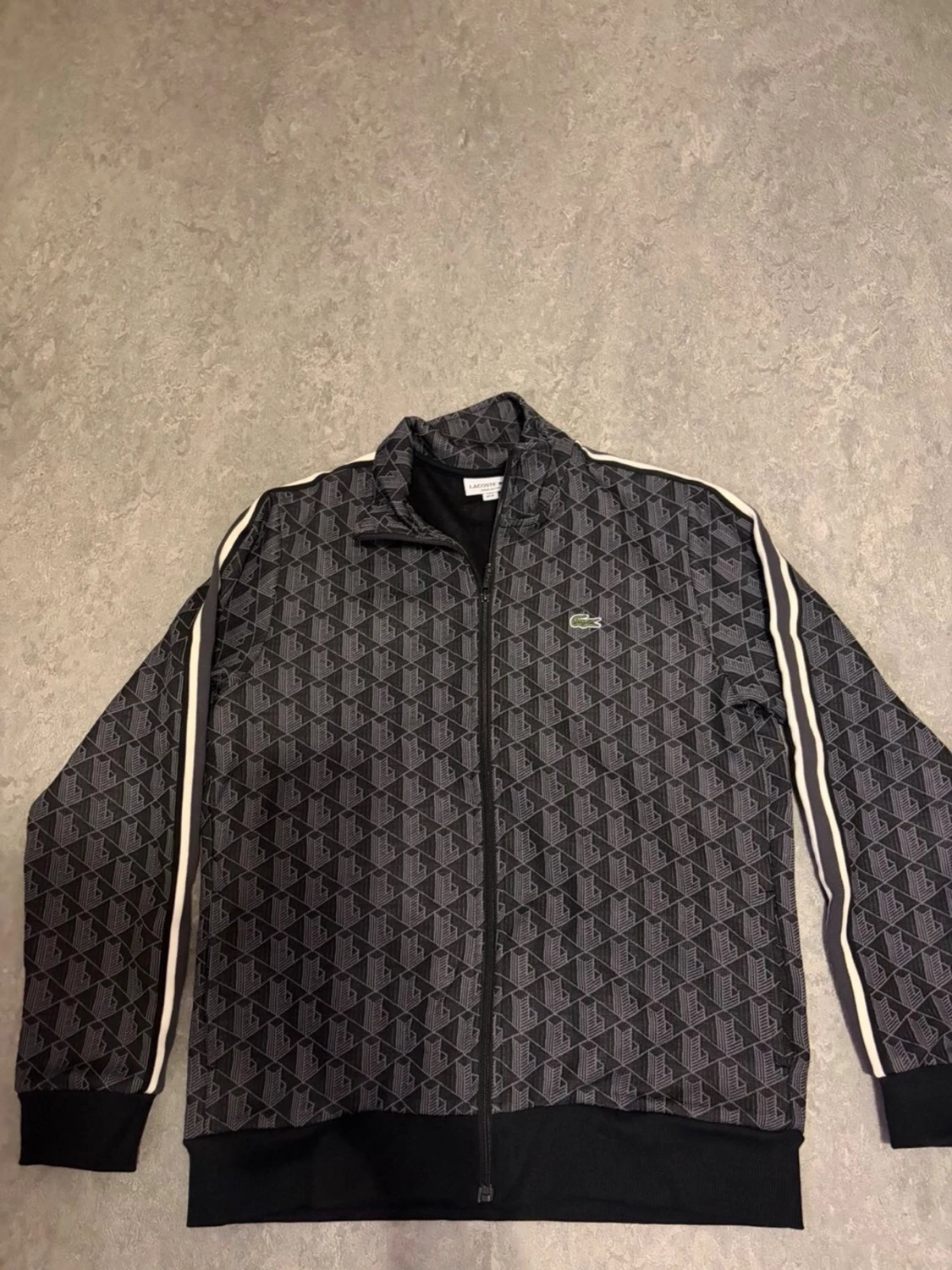 Lacoste monogram - 3