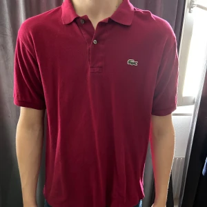 Lacoste Piké - S-M passar båda, priset är inte hugget i sten