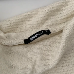 Tröja från Gina  - Beige tröja från Gina 