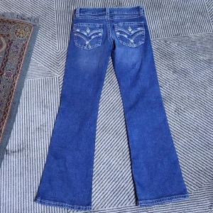 Ginatricot byxor:) - Dom är slow wist, storläk S eller XS, och passar till 152cm. Skriv om ni vill ha mer bilder 