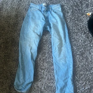 Ljusblå Jeans - Straight fit 9/10 cond 