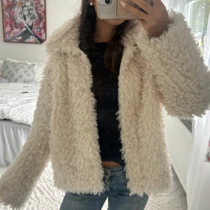 Höstjacka - as mysig lurvid höstjacka