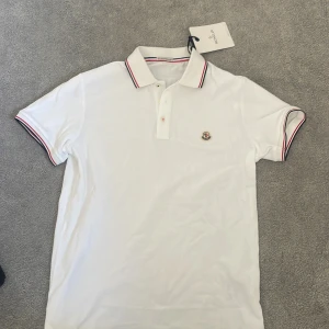 Moncler piké  - Ny skick