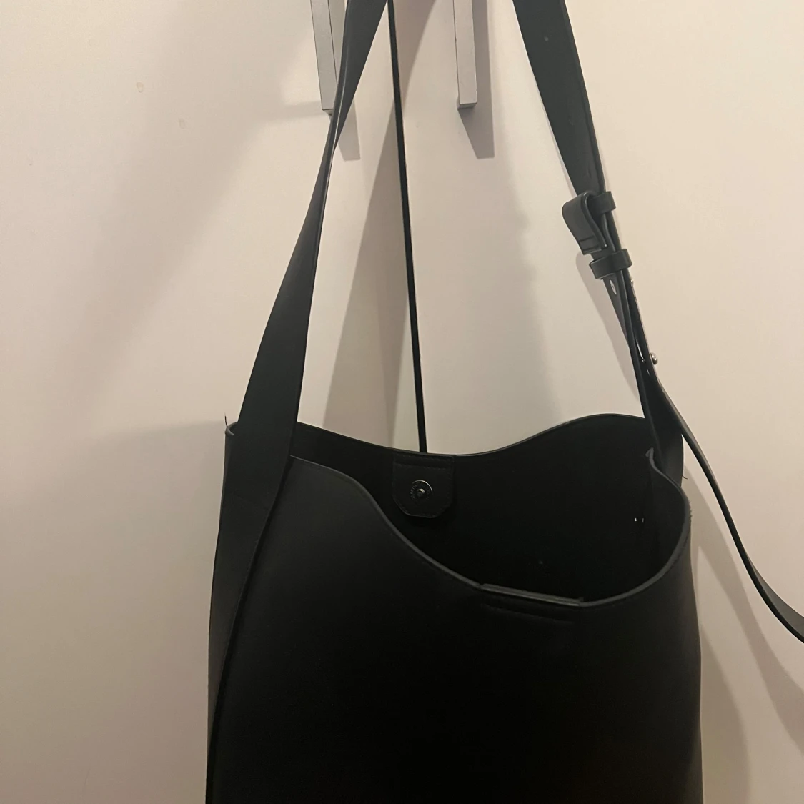 Svart axelväska - 90