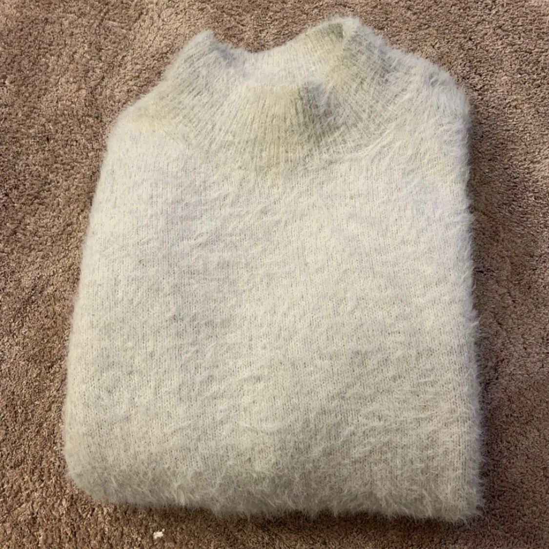 Stickad tröja - 2
