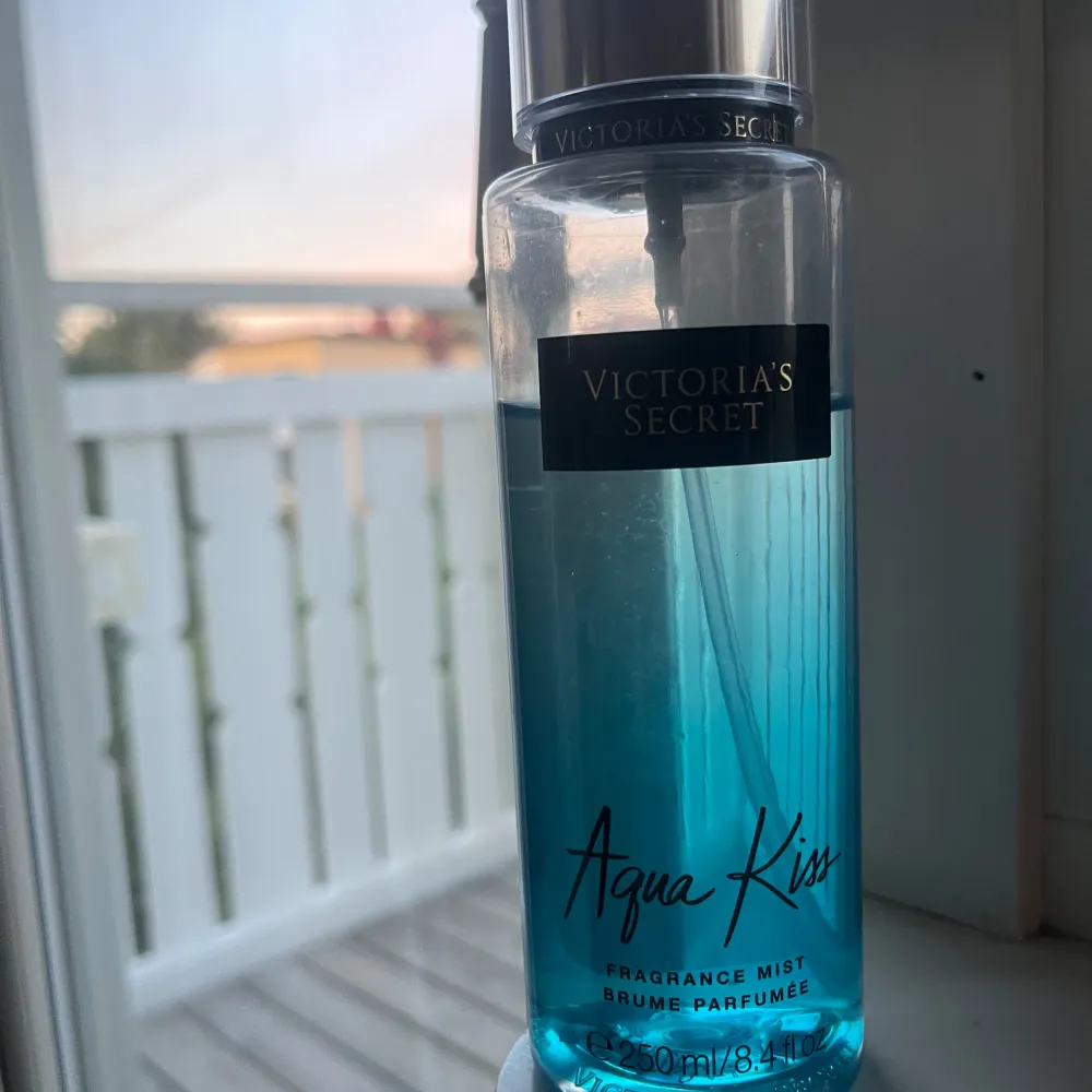 Säljer denna goda bodymist från Victoria secret. Säljer då jag inte får plats. Priset pgr av de inte säljs i Sverige! Pris går att diskuteras❤️. Skönhet.