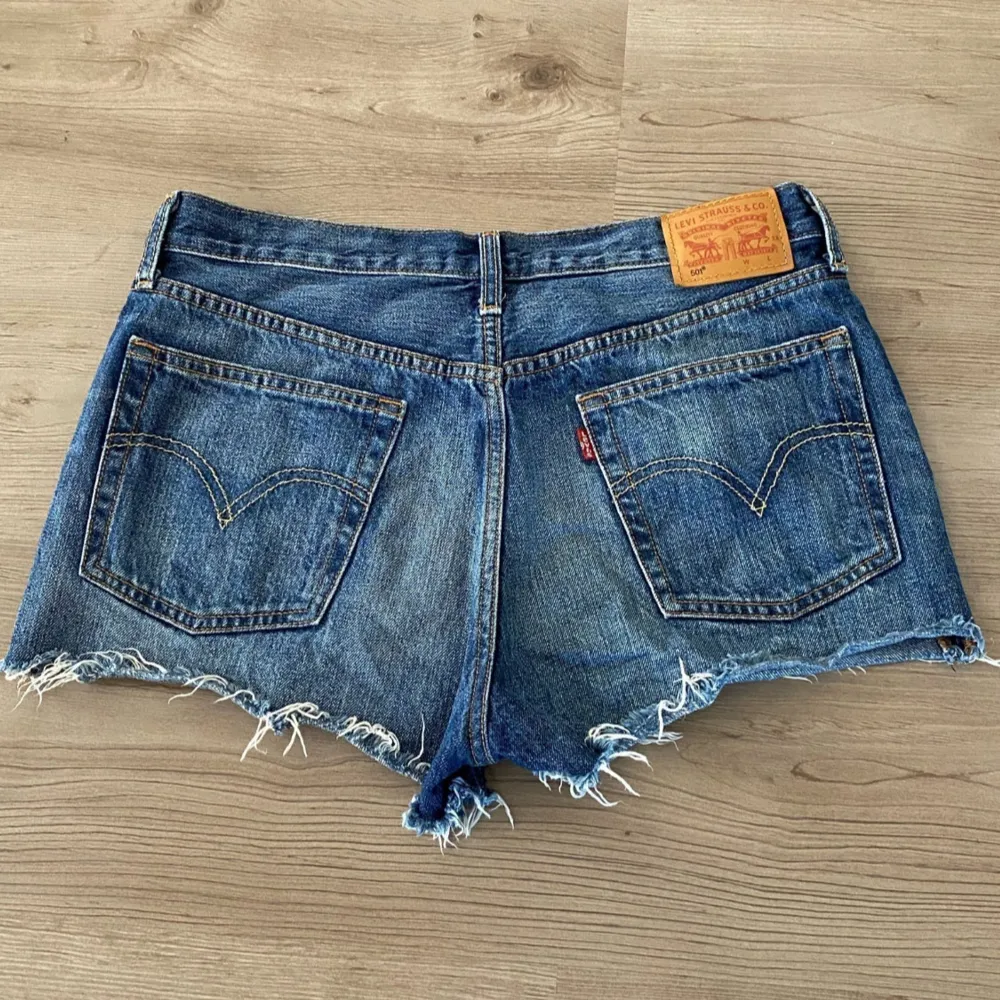 Blå Levis jeansshorts i strl. W30 I nyskick!🤍. Shorts.